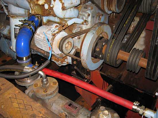 Bottom coolant connections (blue silicon) by-pass (red)