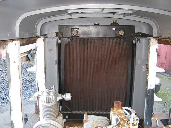 Enough clearance to sit on the cylinder heads