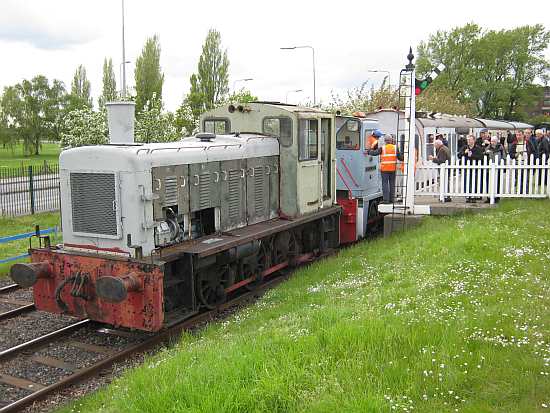 Arnie & D2128 waiting for the road back to the she