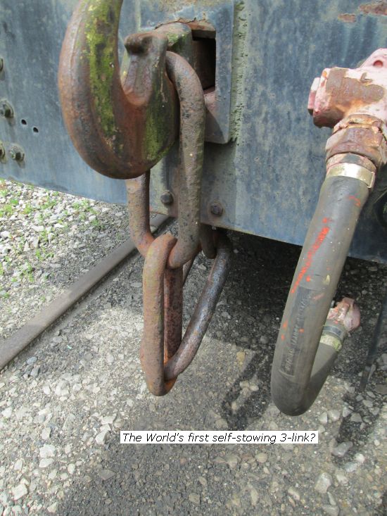 Self stowing 3 link chain (perhaps)