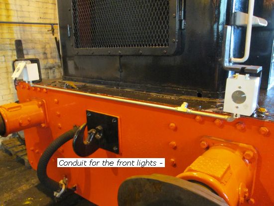 D03 901 conduit for the front lights