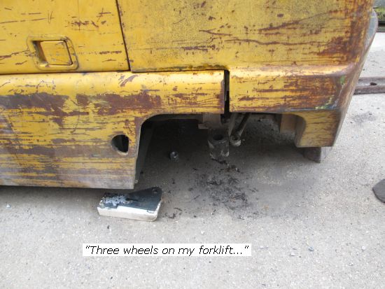 Forklift - missing a round thing