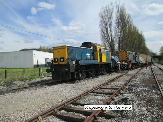 Propelling the convoy back into the yard