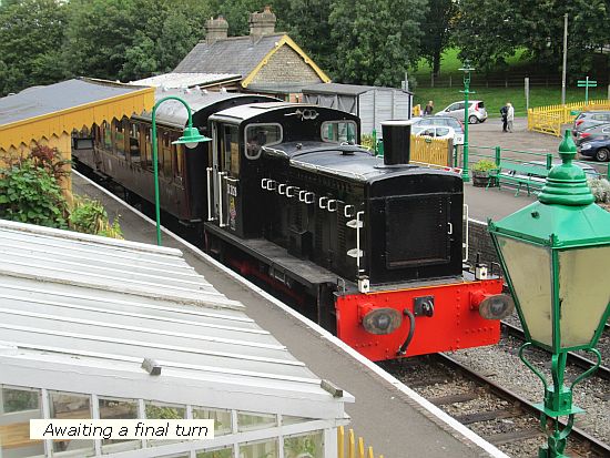 "D2128" awaits a final turn