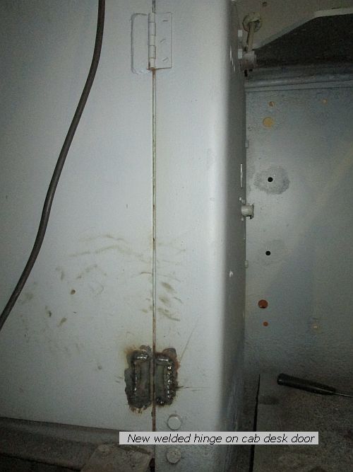 hinge 8372
