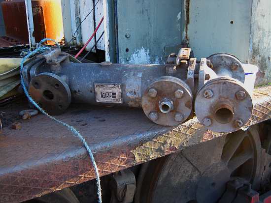 D2128's oil-to-water heat exchanger for the powershift