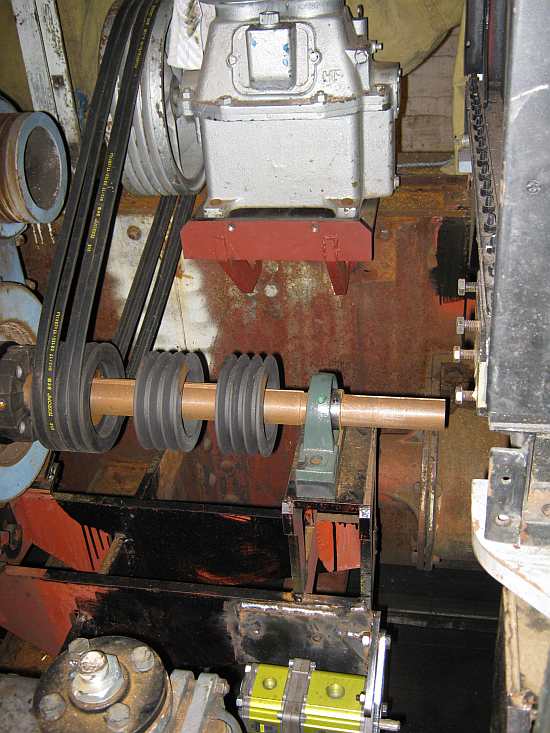 D2128 exhauster bracket & 4 B-section belts fitted