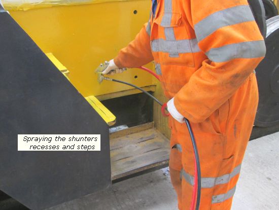 Spraying the Shunters recesses and steps
